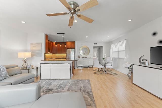 334 Tuscany F, Delray Beach FL 33446 - Delray Beach, FL - Photo 4