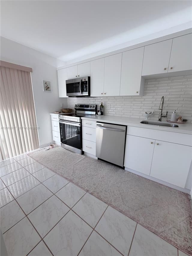 17000 NW 67th Ave # 112, Hialeah FL 33015 - Hialeah, FL - Photo 2