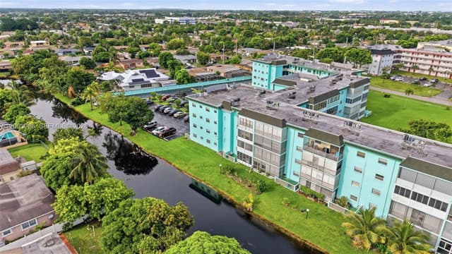 4141 NW 44th Ave # 217, Lauderdale Lakes FL 33319 - Lauderdale Lakes, FL - Photo 2