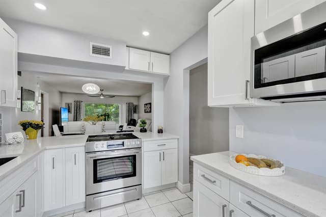 130 LAKE MERYL Drive # 227, West Palm Beach FL 33411 - West Palm Beach, FL - Photo 5