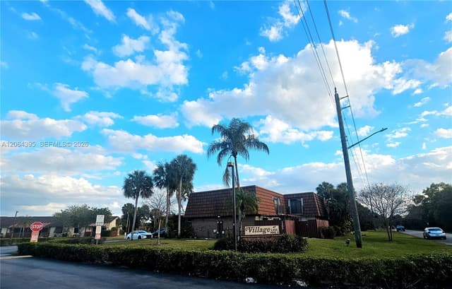 1201 SW 120th Way, Davie FL 33325 - Davie, FL - Photo 2