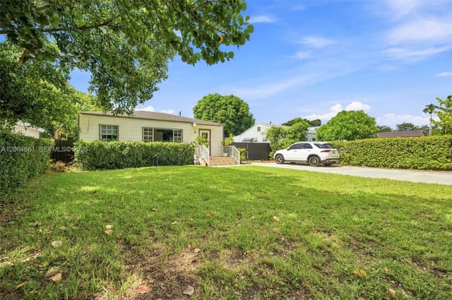 240 Carlisle Dr, Miami Springs FL 33166 - Miami Springs, FL - Photo 2