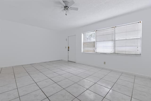 264 Northampton N, West Palm Beach FL 33417 - West Palm Beach, FL - Photo 3