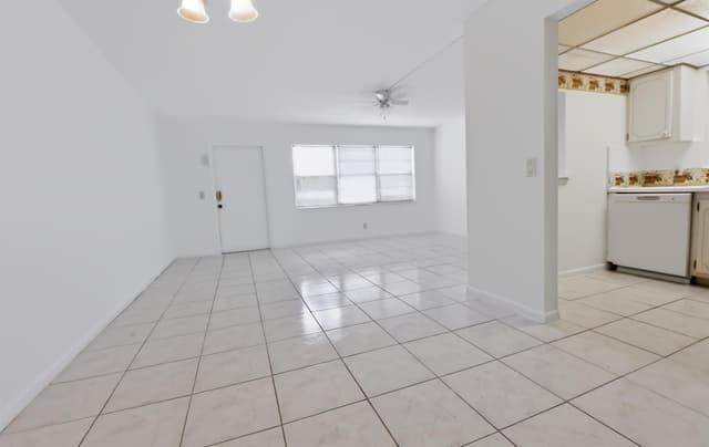 264 Northampton N, West Palm Beach FL 33417 - West Palm Beach, FL - Photo 5