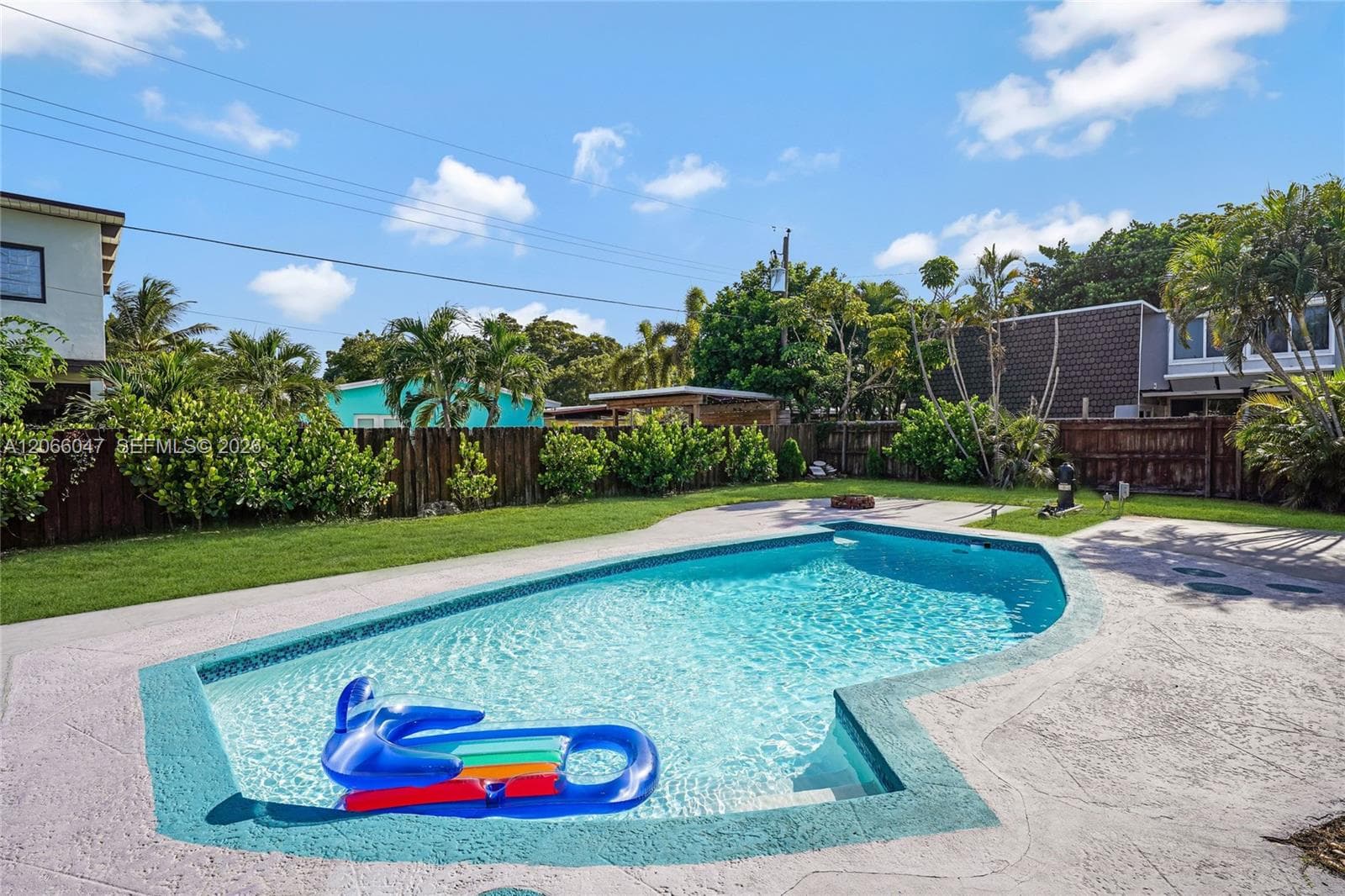 912 NE 9th Ct, Pompano Beach FL 33060 - Pompano Beach, FL - Photo 1