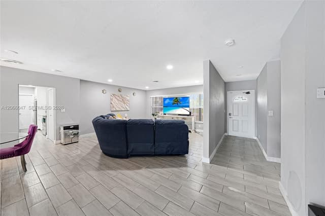 912 NE 9th Ct, Pompano Beach FL 33060 - Pompano Beach, FL - Photo 5