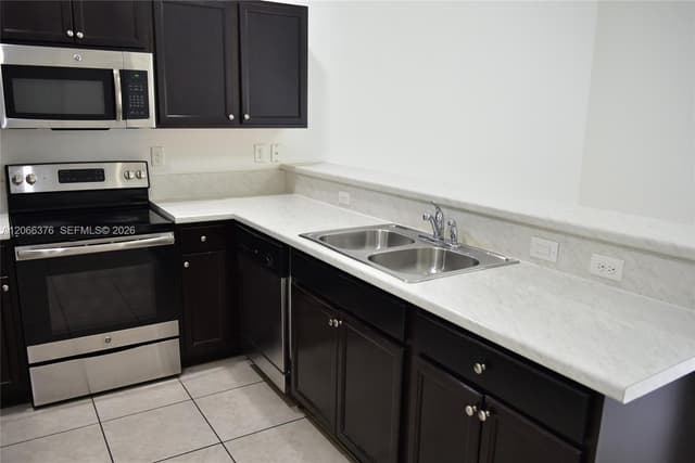 3209 SE 5th St, Homestead FL 33033 - Homestead, FL - Photo 6