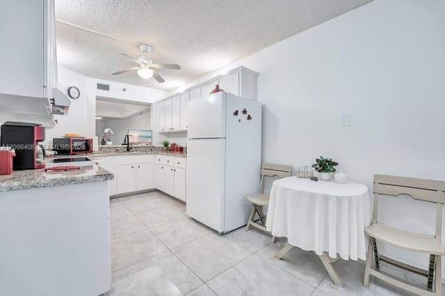 23344 Carolwood Ln # 201, Boca Raton FL 33428 - Boca Raton, FL - Photo 4