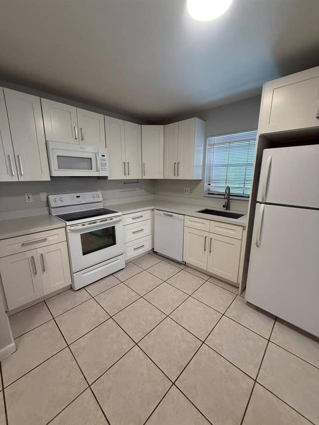 3647 NW 94TH Avenue # 4H, Sunrise FL 33351 - Sunrise, FL - Photo 6