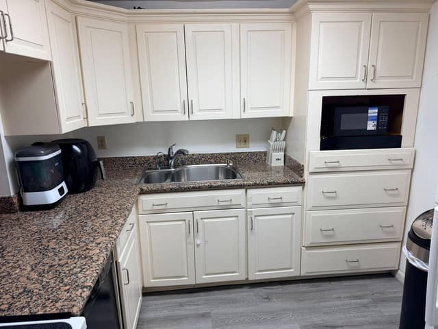 480 EXECUTIVE CENTER Drive # 3H, West Palm Beach FL 33401 - West Palm Beach, FL - Photo 2