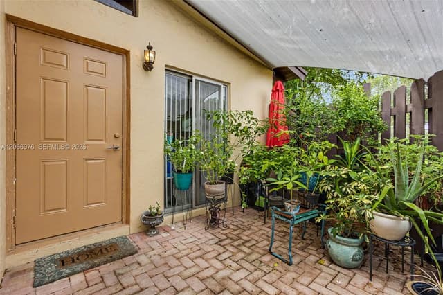 139 Essex Rd # 28, Hollywood FL 33024 - Hollywood, FL - Photo 2