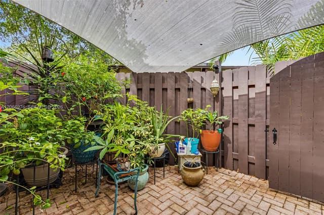 139 Essex Rd # 28, Hollywood FL 33024 - Hollywood, FL - Photo 3