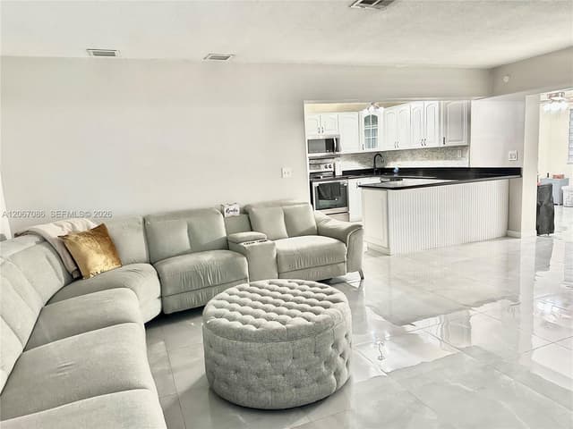 4580 SW 39th St, West Park FL 33023 - West Park, FL - Photo 5