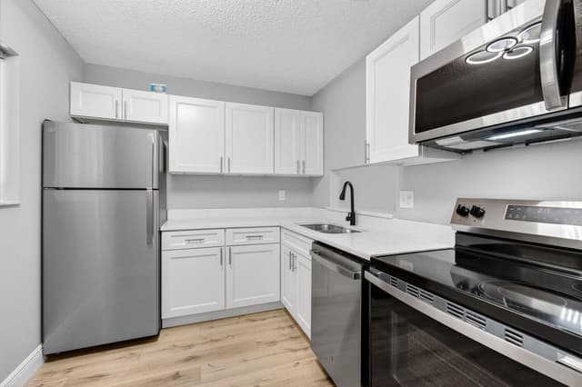 5340 Las Verdes Cr Las Verdes Circle # 109, Delray Beach FL 33484 - Delray Beach, FL - Photo 2