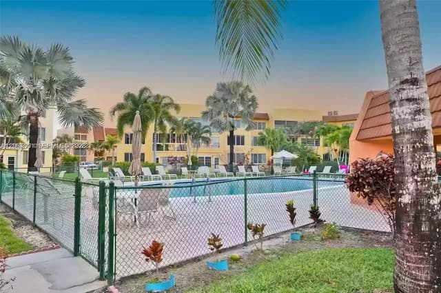 6870 Royal Palm Blvd # 111M, Margate FL 33063 - Margate, FL - Photo 3
