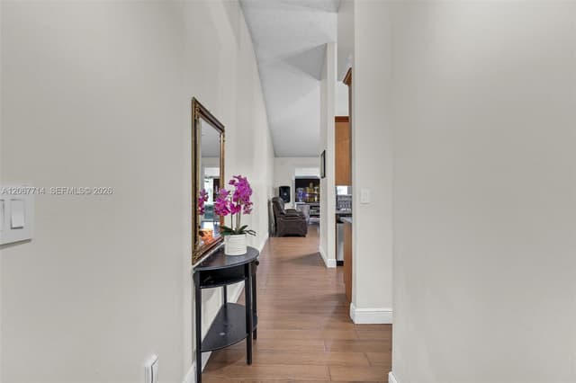 6760 NW 186th Ter, Hialeah FL 33015 - Hialeah, FL - Photo 5