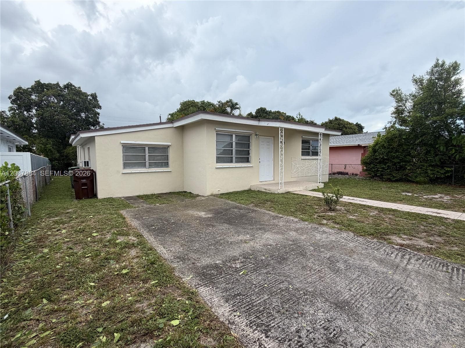 733 W 35th St, Hialeah FL 33012 - Hialeah, FL - Photo 1
