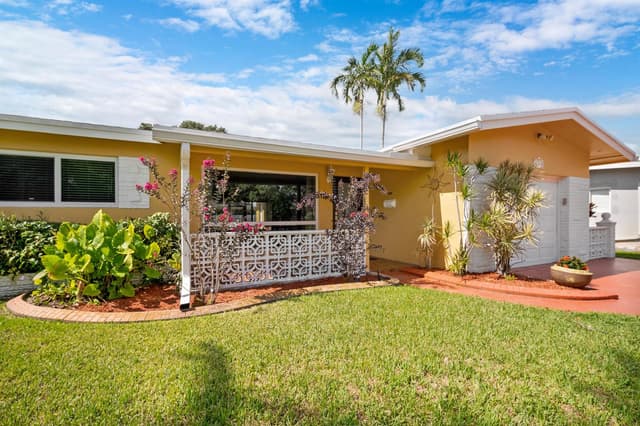 6760 SW 11TH Street, Pembroke Pines FL 33023 - Pembroke Pines, FL - Photo 2