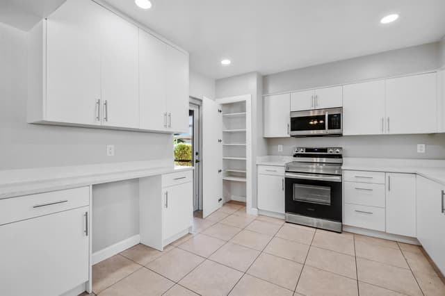 6760 SW 11TH Street, Pembroke Pines FL 33023 - Pembroke Pines, FL - Photo 6