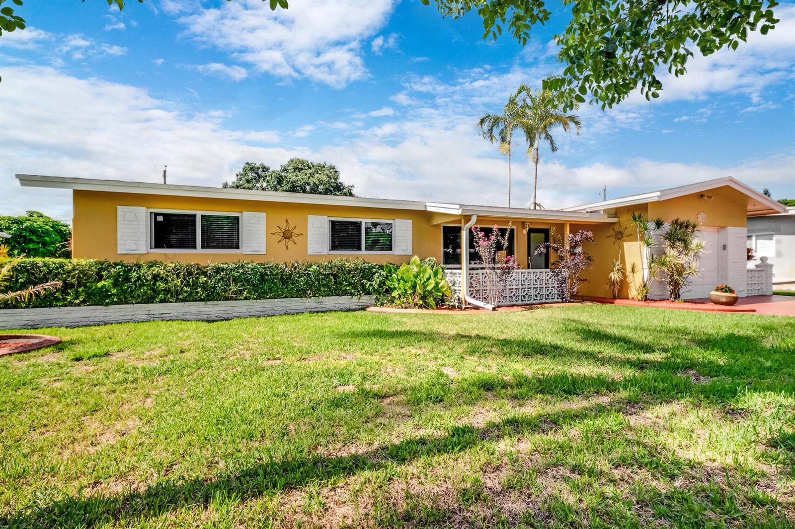 6760 SW 11TH Street, Pembroke Pines FL 33023 - Pembroke Pines, FL - Photo 1