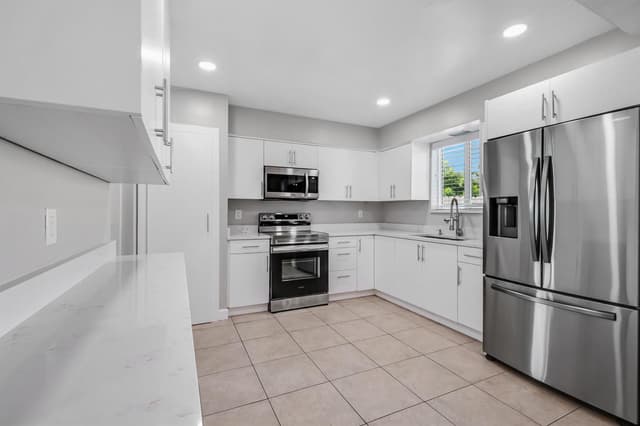 6760 SW 11TH Street, Pembroke Pines FL 33023 - Pembroke Pines, FL - Photo 5