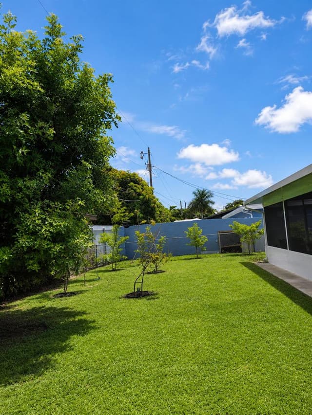 2341 NW 11th Court, Pompano Beach FL 33069 - Pompano Beach, FL - Photo 5