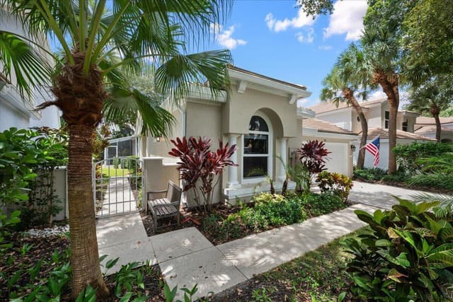 21 Grand Bay Circle, Juno Beach FL 33408 - Juno Beach, FL - Photo 2
