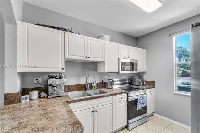 120 SE 6th Rd, Homestead FL 33030 - Homestead, FL - Photo 4