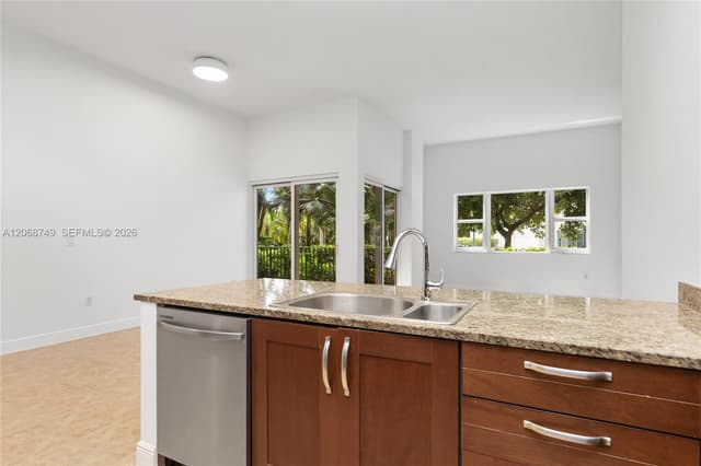 19900 E Country Club Dr # 104, Aventura FL 33180 - Aventura, FL - Photo 3