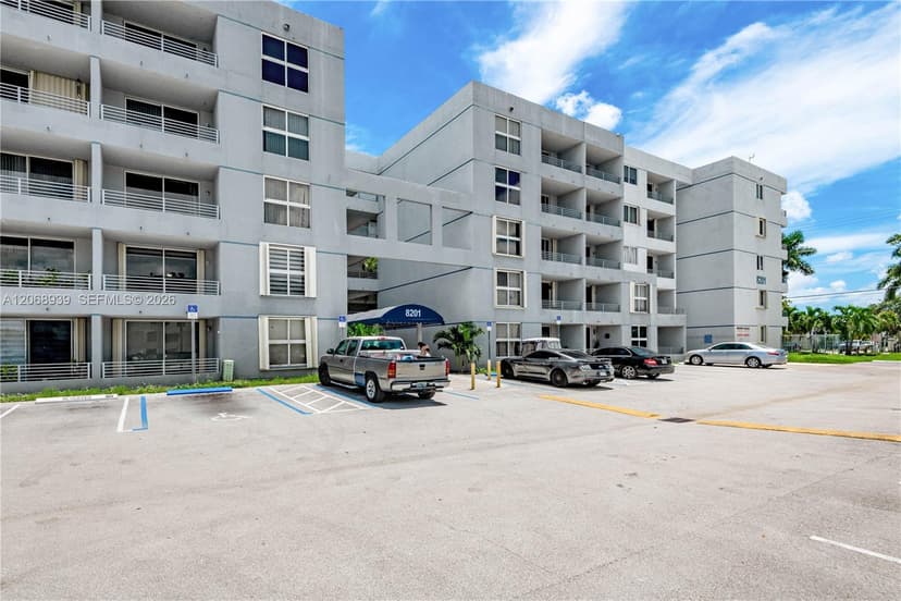 8201 NW 8th St # 204, Miami FL 33126