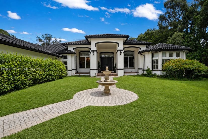 10961 SW 31st, Davie FL 33328