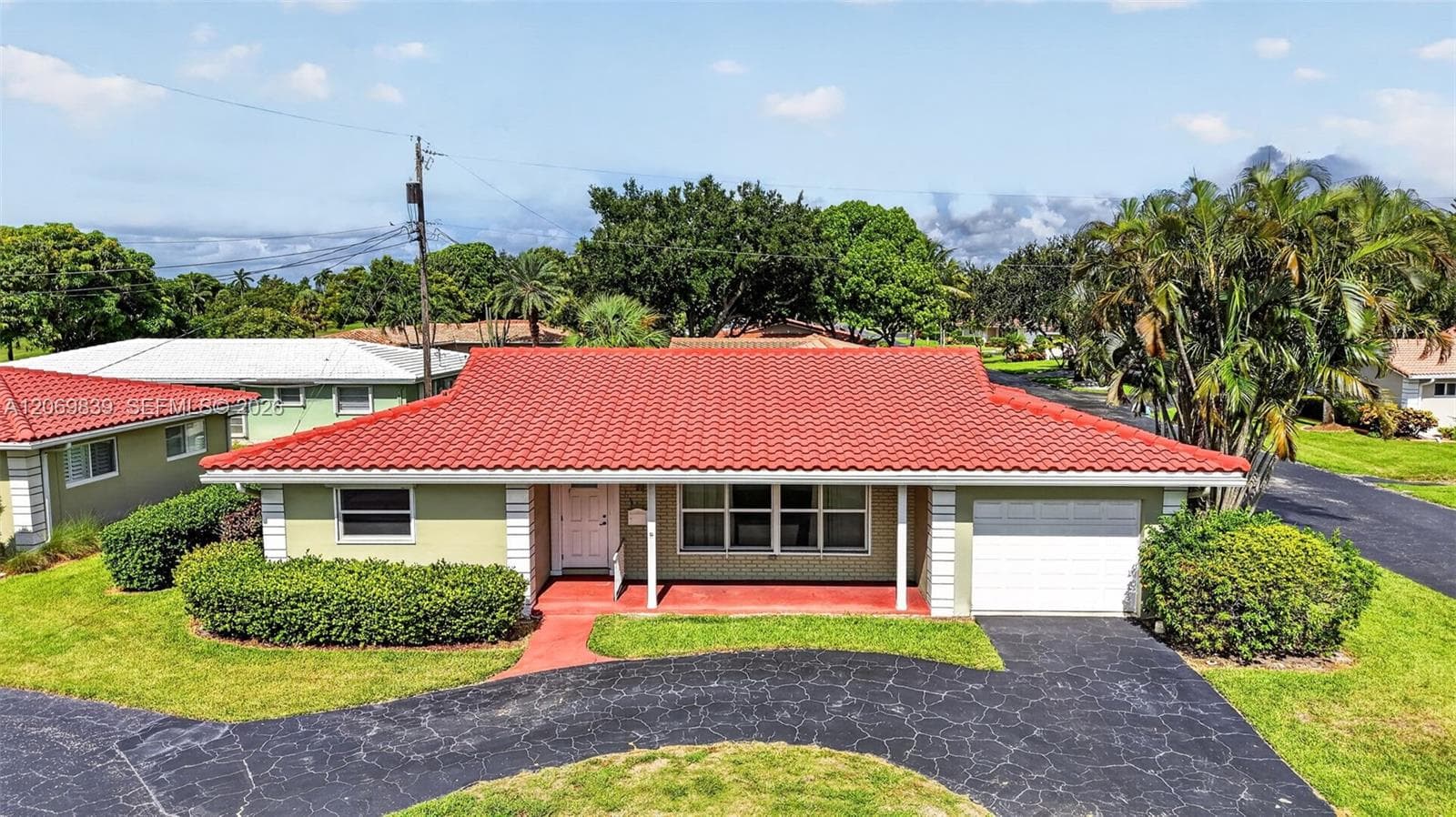 7118 E Tropical Way, Plantation FL 33317 - Plantation, FL - Photo 1