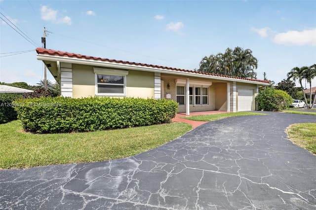 7118 E Tropical Way, Plantation FL 33317 - Plantation, FL - Photo 4