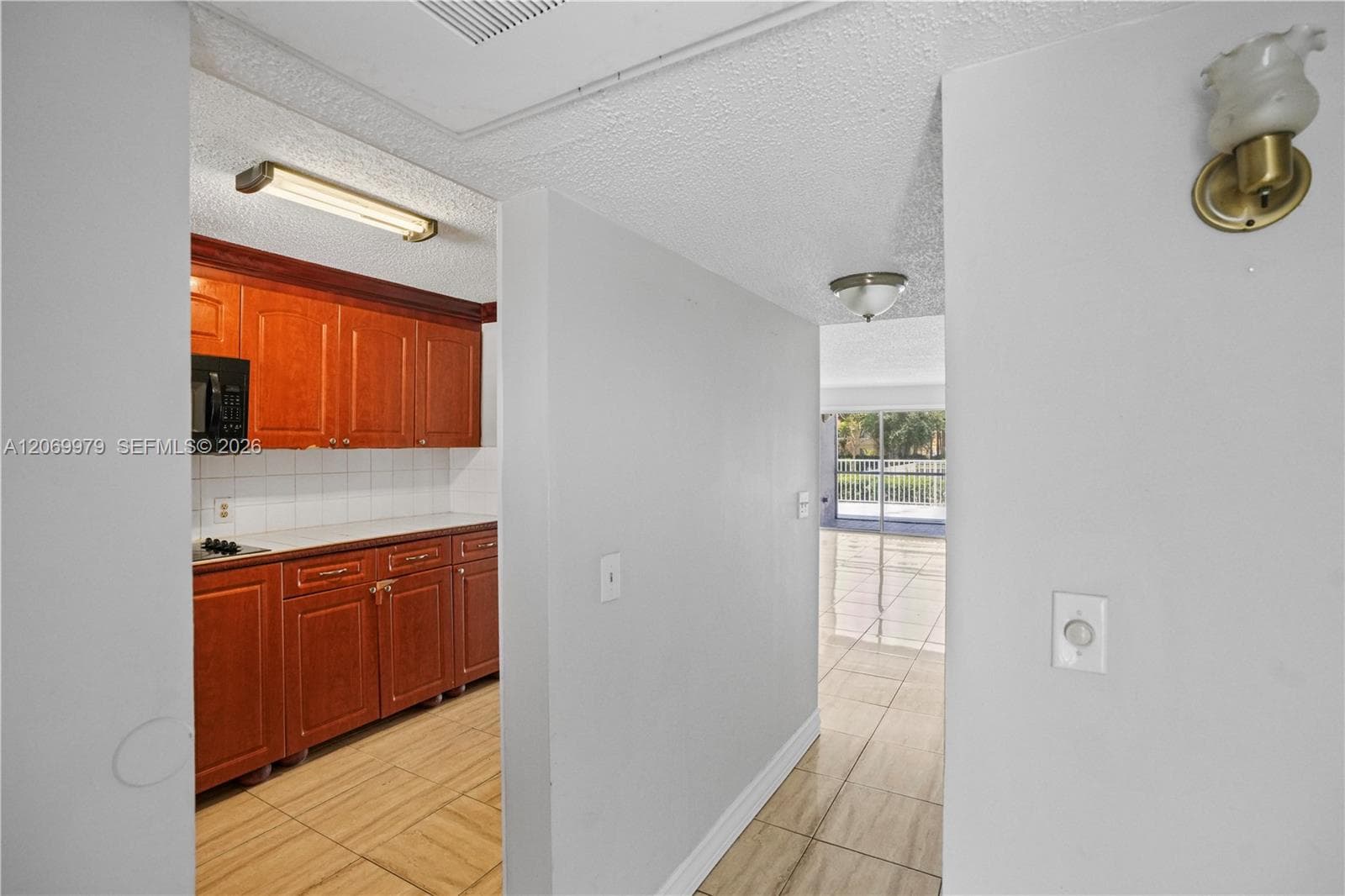 661 N University Dr # 103, Pembroke Pines FL 33024 - Pembroke Pines, FL - Photo 1