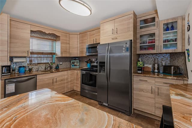 3051 NE 48th St # 406, Fort Lauderdale FL 33308 - Fort Lauderdale, FL - Photo 4