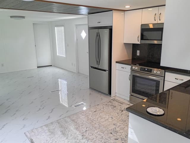 8517 SW 17TH Court, Davie FL 33324 - Davie, FL - Photo 5