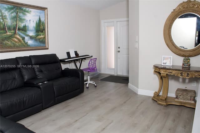2732 W 68th Pl, Hialeah FL 33016 - Hialeah, FL - Photo 3