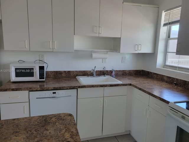 7620 Carlyle Ave # 604, Miami Beach FL 33141 - Miami Beach, FL - Photo 6