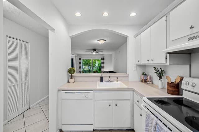 207 Tropic Isle Drive # 208, Delray Beach FL 33483 - Delray Beach, FL - Photo 6