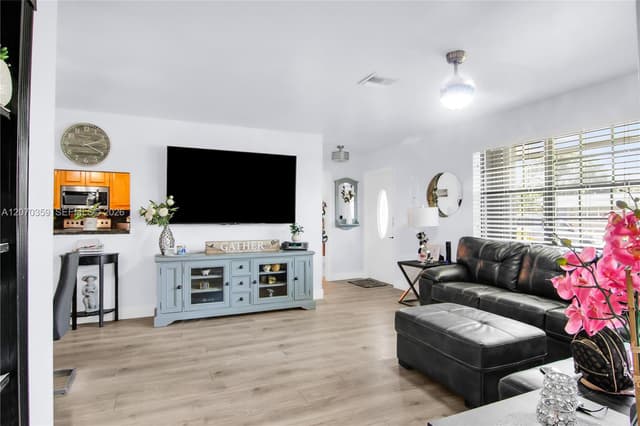 7690 NW 16th Ct, Pembroke Pines FL 33024 - Pembroke Pines, FL - Photo 7