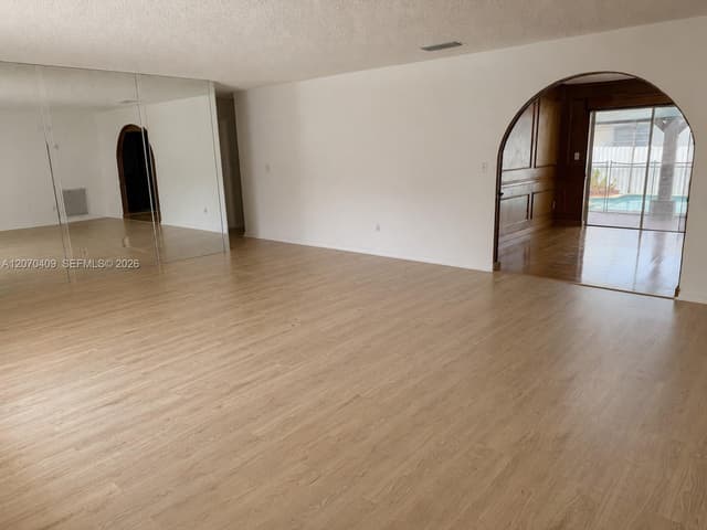 20200 SW 90th Ave Rd, Cutler Bay FL 33189 - Cutler Bay, FL - Photo 3