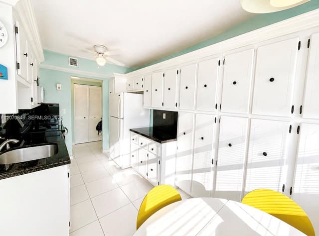 1833 S Ocean Dr # 1202, Hallandale Beach FL 33009 - Hallandale Beach, FL - Photo 3