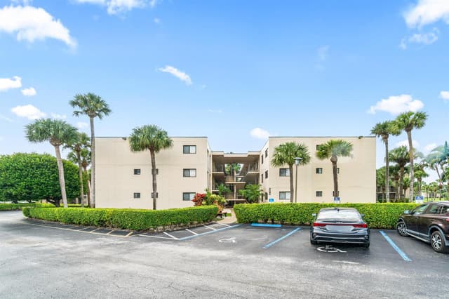 5370 LAS VERDES Circle # 209, Delray Beach FL 33484 - Delray Beach, FL - Photo 3