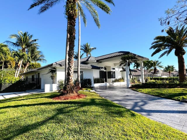 17615 SW 80th, Palmetto Bay FL 33157 - Palmetto Bay, FL - Photo 2