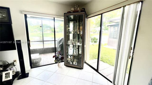 5437 Mendoza St, West Palm Beach FL 33415 - West Palm Beach, FL - Photo 6