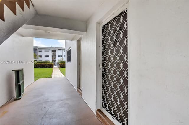 5501 NW 2nd Ave # 106, Boca Raton FL 33487 - Boca Raton, FL - Photo 3