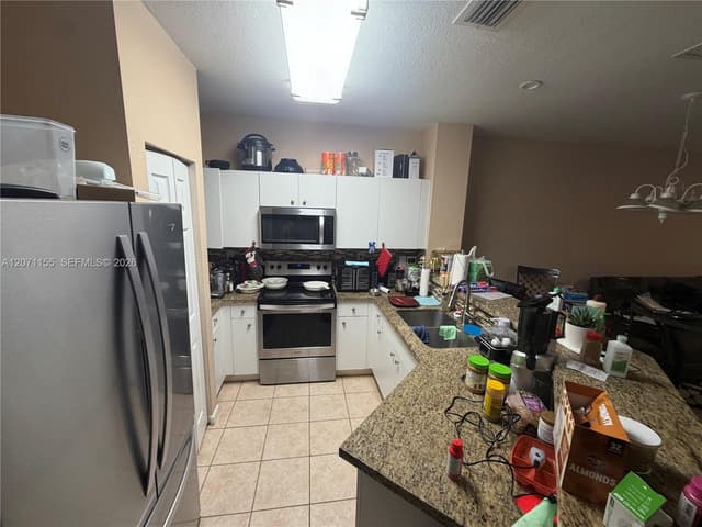 550 Saint Tropez Ln, Margate FL 33068 - Margate, FL - Photo 6