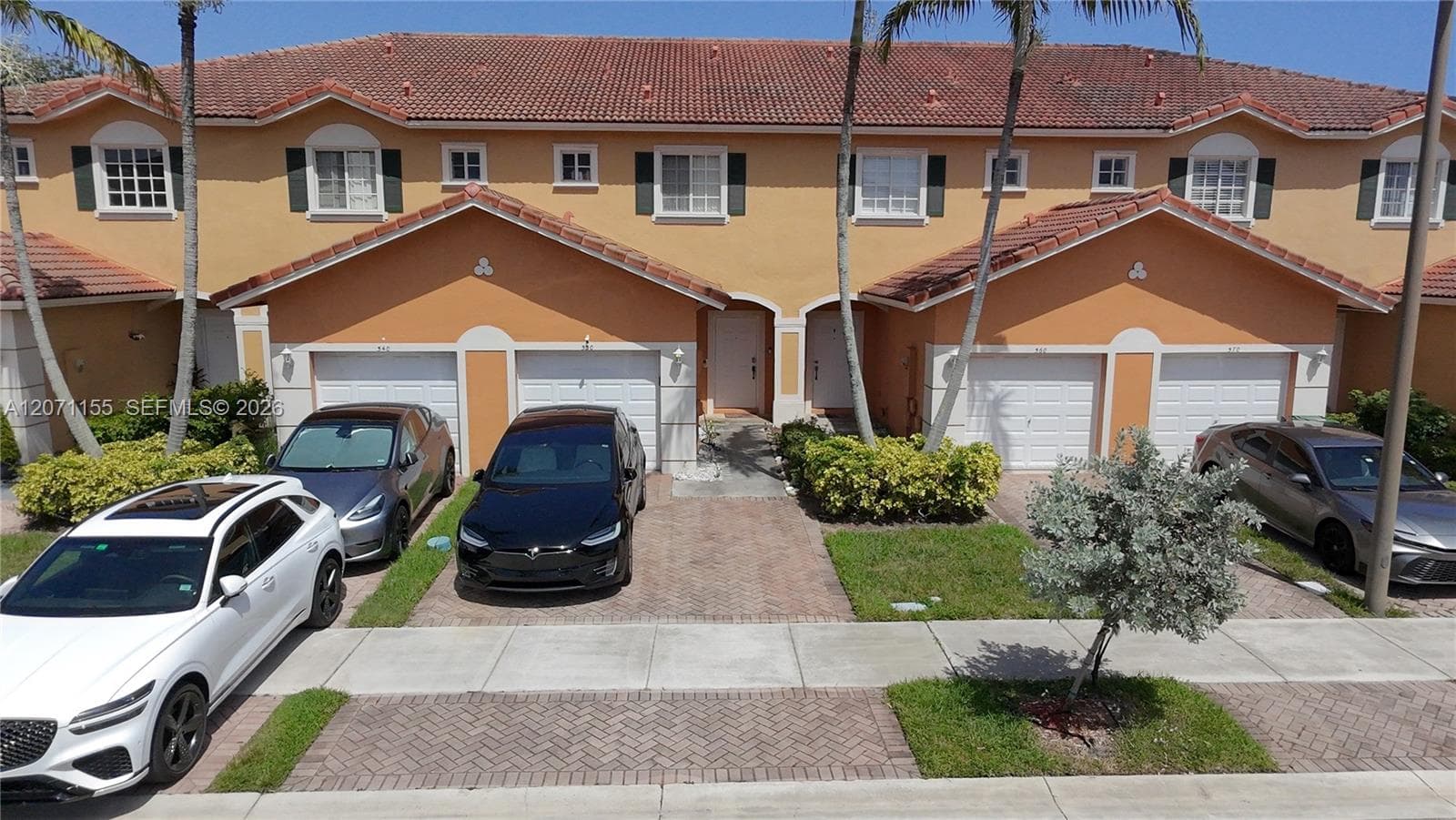 550 Saint Tropez Ln, Margate FL 33068 - Margate, FL - Photo 1
