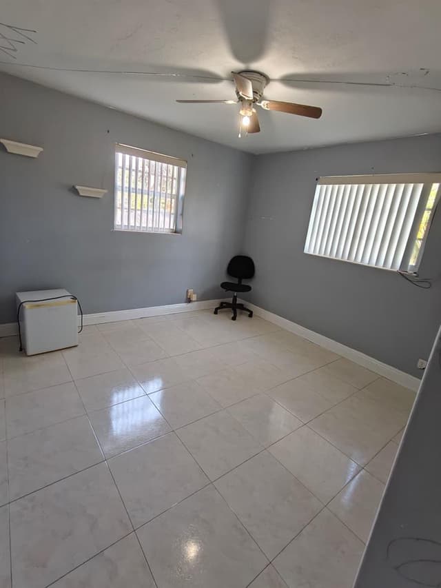 324 Mid Pines Road, Palm Springs FL 33461 - Palm Springs, FL - Photo 5