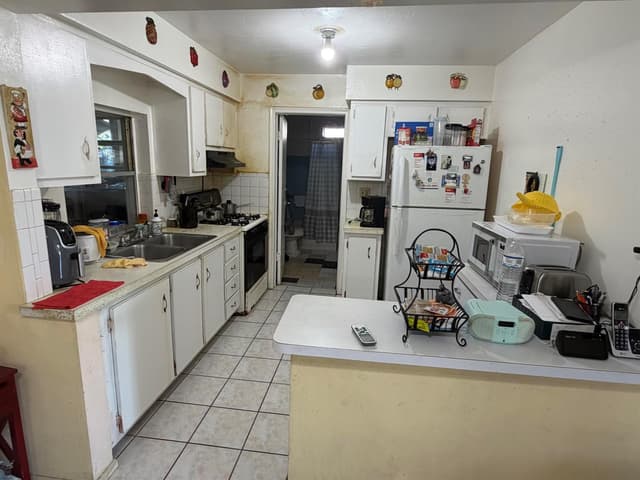 6600 NW 24TH Court, Sunrise FL 33313 - Sunrise, FL - Photo 4
